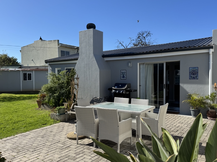 3 Bedroom Property for Sale in Sandbaai Western Cape